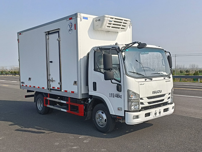 飛球冷藏車(chē)與隨車(chē)吊 物流運(yùn)輸中的高效組合